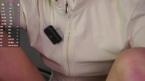 Kelly online show from 04-25-26, 03:20