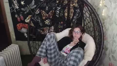 Lina online show from 11-12-25, 05:02