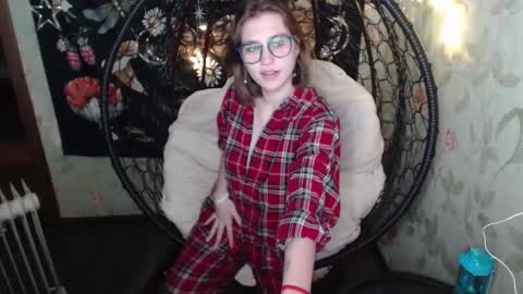 Lina online show from 11-26-25, 08:48