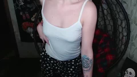 Snapshot of greenwitch9 chatting on 02-25-26, 10:36 Lina online show from 02-25-26, 10:36