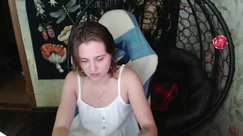 Snapshot of greenwitch9 chatting on 06-05-26, 11:49 Lina online show from 06-05-26, 11:49