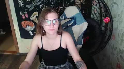 Snapshot of greenwitch9 chatting on 06-16-26, 11:02 Lina online show from 06-16-26, 11:02