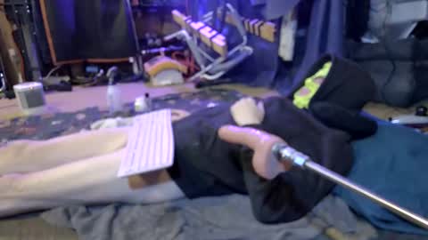 Snapshot of gregbball1 chatting on 01-09-25, 05:13 electrogee1 online show from 01-09-25, 05:13