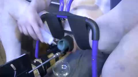 Snapshot of gregbball1 chatting on 10-16-25, 01:50 electrogee1 online show from 10-16-25, 01:50