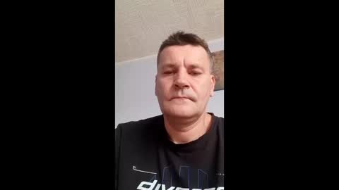 Snapshot of gregorek460 chatting on 05-11-26, 01:28 gregorek460 online show from 05-11-26, 01:28