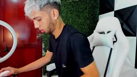 Snapshot of gregori_latin19 chatting on 10-28-25, 11:36 gregori_latin19 online show from 10-28-25, 11:36