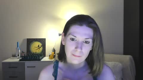 Snapshot of gretamiln chatting on 12-28-24, 10:13 Greta online show from 12-28-24, 10:13