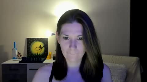 Snapshot of gretamiln chatting on 09-10-25, 10:32 Greta online show from 09-10-25, 10:32