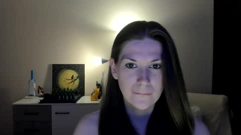 Snapshot of gretamiln chatting on 10-10-25, 09:03 Greta online show from 10-10-25, 09:03