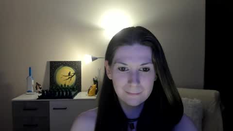 Snapshot of gretamiln chatting on 10-19-25, 07:14 Greta online show from 10-19-25, 07:14