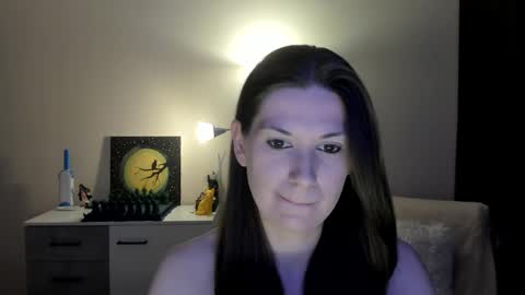 Snapshot of gretamiln chatting on 10-22-25, 07:35 Greta online show from 10-22-25, 07:35