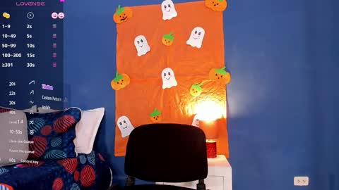 Snapshot of grettel__ chatting on 10-30-25, 07:47 Gretel online show from 10-30-25, 07:47