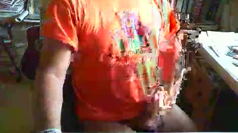 Snapshot of greyhounddog chatting on 04-17-26, 07:55 greyhounddog online show from 04-17-26, 07:55