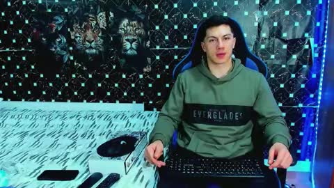 Snapshot of griego01 chatting on 06-05-26, 07:03 griego01 online show from 06-05-26, 07:03