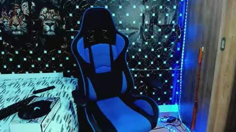 Snapshot of griego01 chatting on 06-05-26, 10:48 griego01 online show from 06-05-26, 10:48