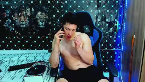 Snapshot of griego01 chatting on 06-10-26, 03:29 griego01 online show from 06-10-26, 03:29