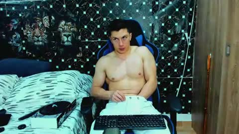 Snapshot of griego01 chatting on 06-30-26, 05:19 griego01 online show from 06-30-26, 05:19