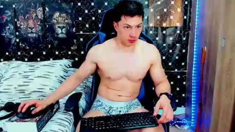 Snapshot of griego01 chatting on 07-10-26, 08:00 griego01 online show from 07-10-26, 08:00
