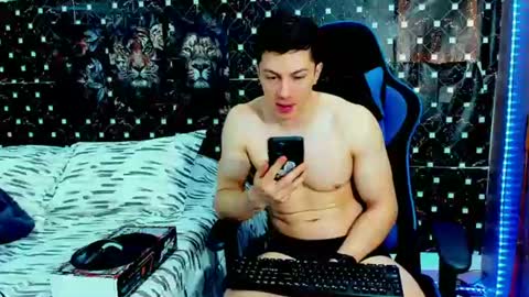 Snapshot of griego01 chatting on 07-11-26, 06:10 griego01 online show from 07-11-26, 06:10
