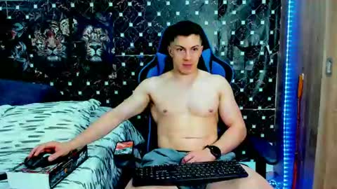 Snapshot of griego01 chatting on 07-15-26, 01:00 griego01 online show from 07-15-26, 01:00