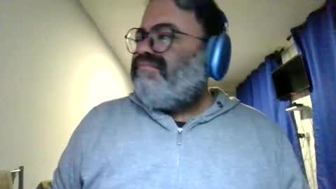 Snapshot of griegozorbatos chatting on 04-16-26, 02:45 griegozorbatos online show from 04-16-26, 02:45