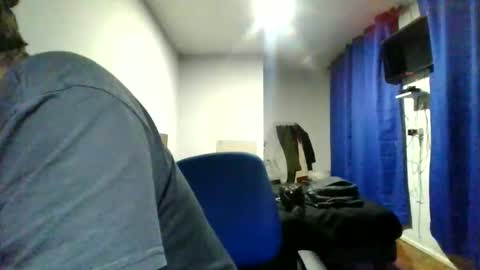 Snapshot of griegozorbatos chatting on 05-27-26, 02:41 griegozorbatos online show from 05-27-26, 02:41
