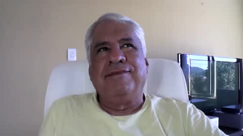Snapshot of grisa01 chatting on 05-02-26, 12:32 grisa01 online show from 05-02-26, 12:32