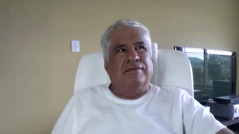 Snapshot of grisa01 chatting on 05-10-26, 11:26 grisa01 online show from 05-10-26, 11:26