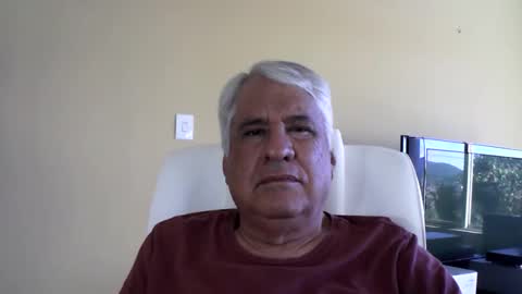 Snapshot of grisa01 chatting on 05-12-26, 12:24 grisa01 online show from 05-12-26, 12:24