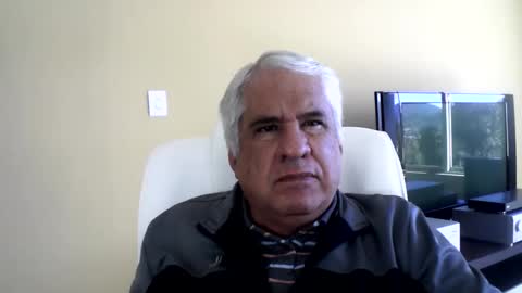 Snapshot of grisa01 chatting on 06-07-26, 01:04 grisa01 online show from 06-07-26, 01:04