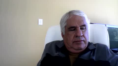 Snapshot of grisa01 chatting on 06-08-26, 01:11 grisa01 online show from 06-08-26, 01:11