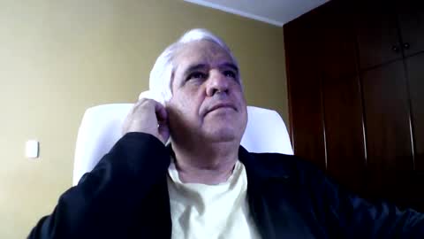 Snapshot of grisa01 chatting on 07-31-26, 12:37 grisa01 online show from 07-31-26, 12:37