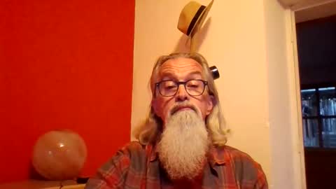 Grybear online show from 10-26-25, 04:46