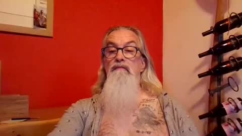 Snapshot of grybear60 chatting on 01-15-26, 08:08 Grybear online show from 01-15-26, 08:08