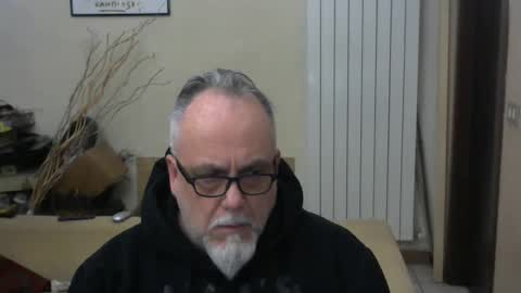 Snapshot of grz65 chatting on 01-06-25, 11:18 GRIZZLY65 online show from 01-06-25, 11:18