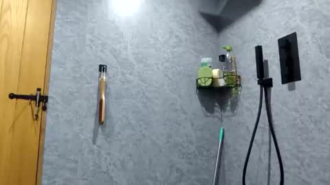 Snapshot of grzegorz34 chatting on 11-01-25, 07:54 Greg online show from 11-01-25, 07:54