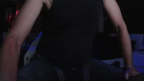 YOUNEEKWAYSTOPLEASEYOU online show from 10-01-25, 04:35