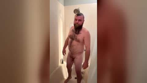 Snapshot of gstew0881 chatting on 12-16-25, 09:09 Green Eyed Magic online show from 12-16-25, 09:09