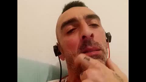 Snapshot of guanchoe chatting on 02-11-25, 02:14 guanchoe online show from 02-11-25, 02:14