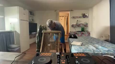 guardiannif_ online show from 04-25-26, 08:06