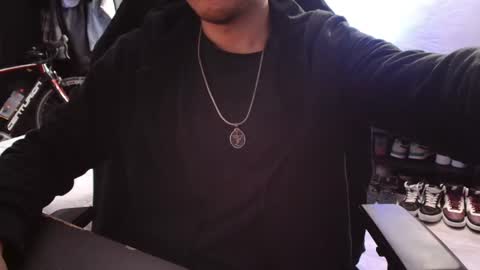 Snapshot of guayaco_ chatting on 02-23-25, 12:48 Guayaco  online show from 02-23-25, 12:48