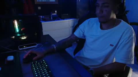 Guayaco  online show from 11-18-25, 06:12