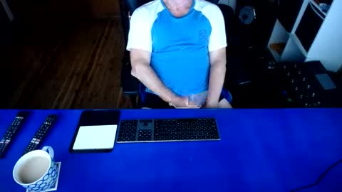 Snapshot of guesswhatigot2 chatting on 02-13-25, 11:17 guesswhatigot2 online show from 02-13-25, 11:17