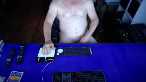 Snapshot of guesswhatigot2 chatting on 10-23-25, 08:46 guesswhatigot2 online show from 10-23-25, 08:46