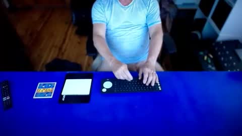 Snapshot of guesswhatigot2 chatting on 11-02-25, 04:15 guesswhatigot2 online show from 11-02-25, 04:15