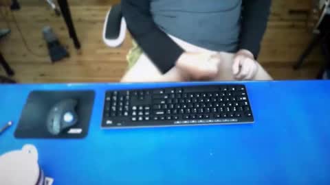 guesswhatigot2 online show from 06-07-26, 03:54