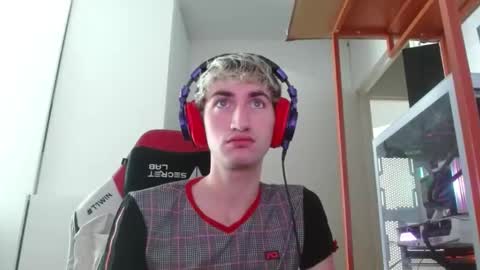 Young4Daddy online show from 04-27-26, 12:03