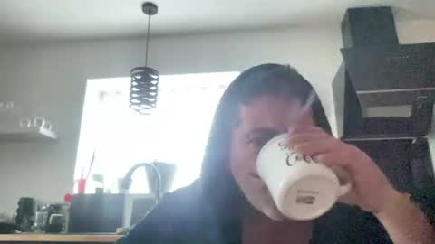 Snapshot of guil0 chatting on 10-27-25, 11:14 guil0 online show from 10-27-25, 11:14