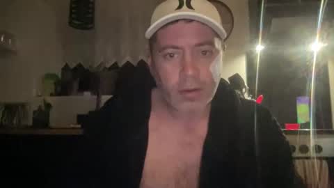 guil0 online show from 04-18-26, 07:23