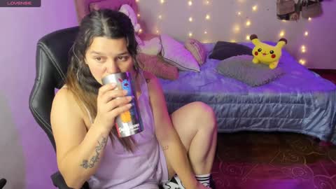 Hello Im Julieta Im 25 years old welcome to my room have fun and be happy. online show from 12-20-24, 02:30